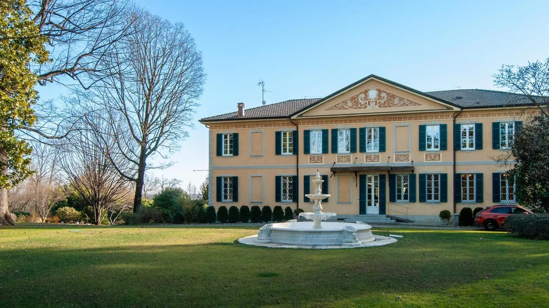 Suite Exclusive In Villa Buttafava Cassano Magnago Bed & Breakfast